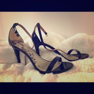 Brash 12W Black Strappy Heels